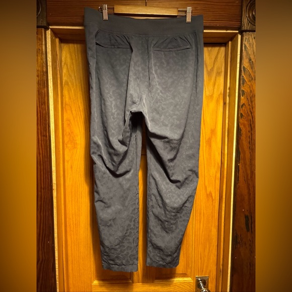 Athleta Brooklyn Textured Ankle Pant 12 Animal Print - Picture 2 of 4